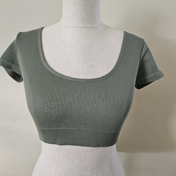 OFFLINE By Aerie Seamless Corset T-Shirt Strappy Open Back Top Green M - Picture 5 of 6